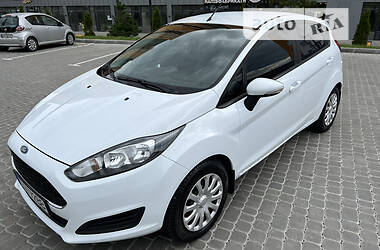 Хэтчбек Ford Fiesta 2017 в 