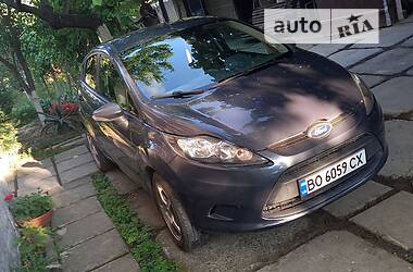 Хэтчбек Ford Fiesta 2010 в 