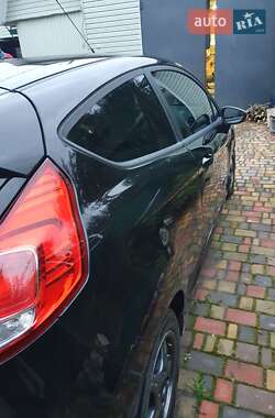 Хэтчбек Ford Fiesta 2013 в 