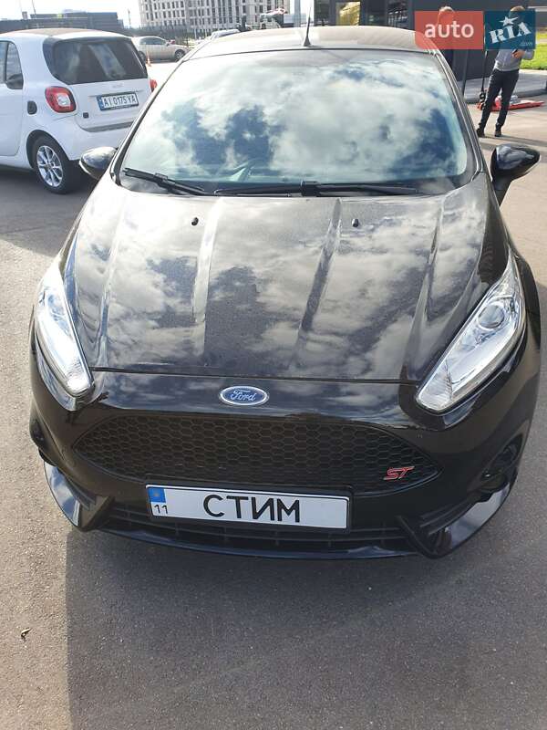 Хэтчбек Ford Fiesta 2013 в Нежине