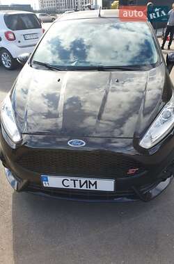 Хэтчбек Ford Fiesta 2013 в 