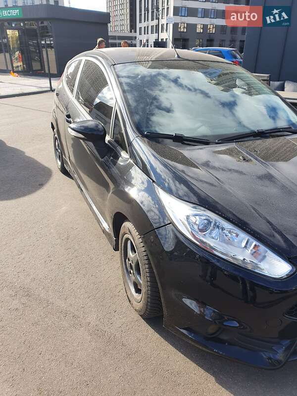 Хэтчбек Ford Fiesta 2013 в Нежине