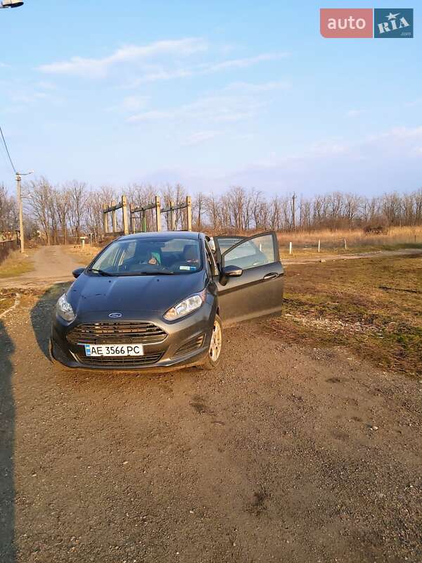Седан Ford Fiesta 2015 в Днепре фото 7 Седан Ford Fiesta 2015 в Днепре