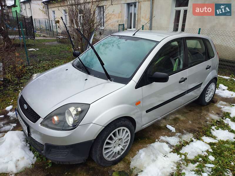 Хэтчбек Ford Fiesta 2006 в Львове
