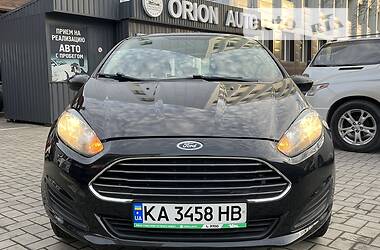 Хетчбек Ford Fiesta 2015 в Дніпрі