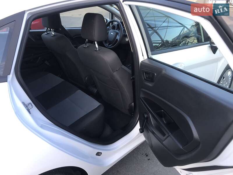 Седан Ford Fiesta 2019 в Обухові