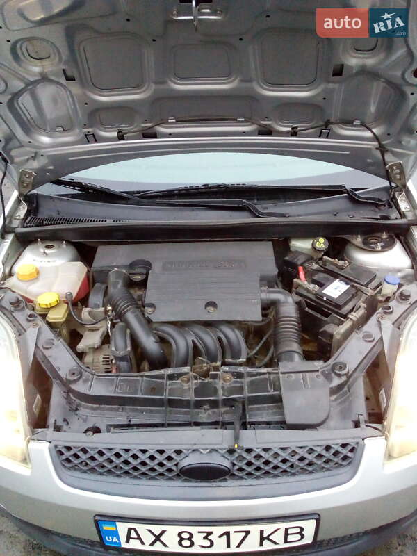 Хэтчбек Ford Fiesta 2007 в Змиеве