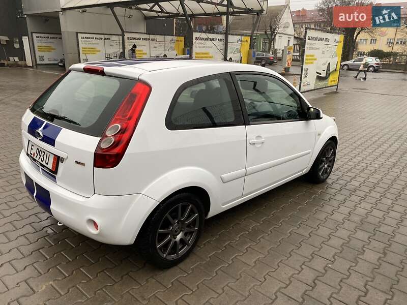 Хэтчбек Ford Fiesta 2007 в Черновцах