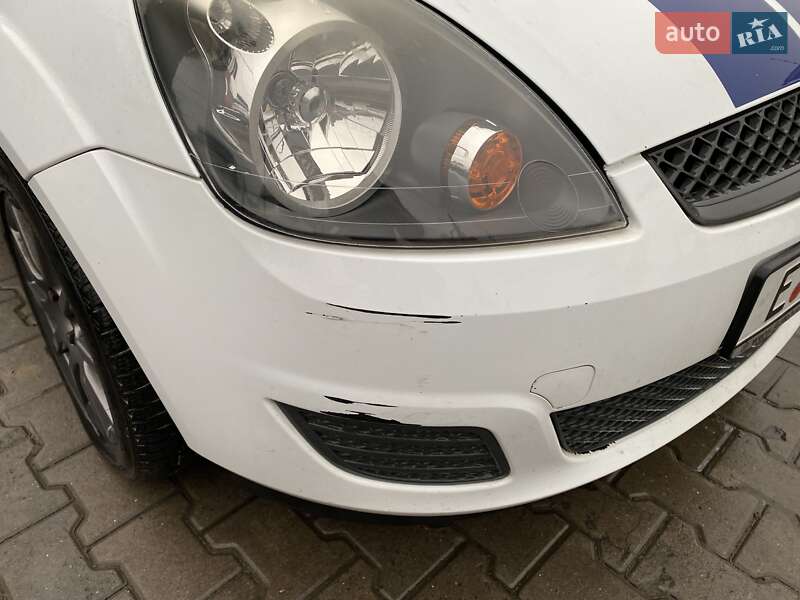 Хэтчбек Ford Fiesta 2007 в Черновцах