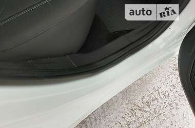 Хэтчбек Ford Fiesta 2013 в 