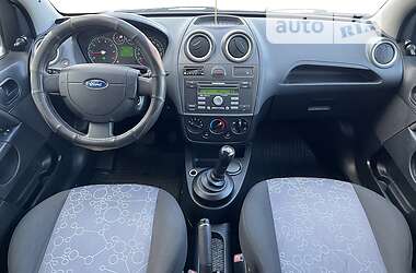 Хэтчбек Ford Fiesta 2008 в Нетешине