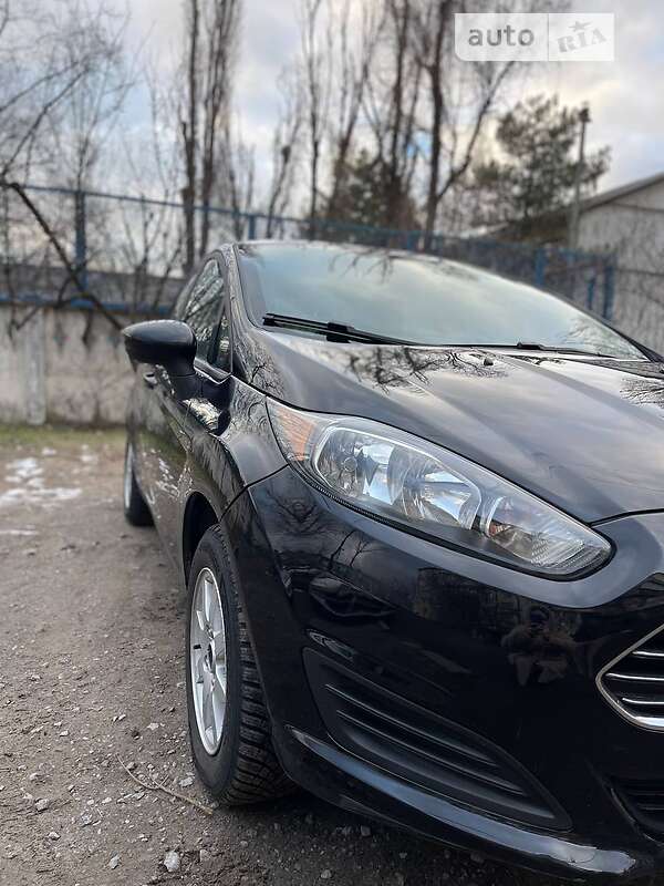 Седан Ford Fiesta 2018 в Днепре