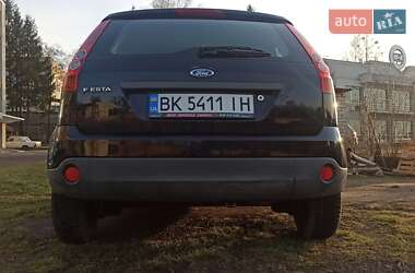 Хэтчбек Ford Fiesta 2006 в Ровно