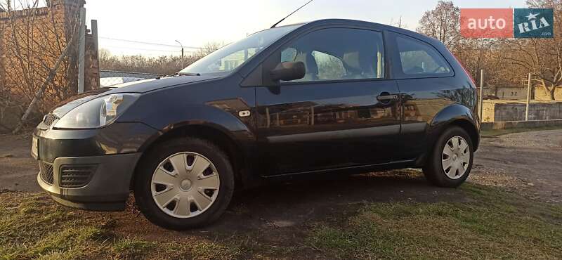Хэтчбек Ford Fiesta 2006 в Ровно