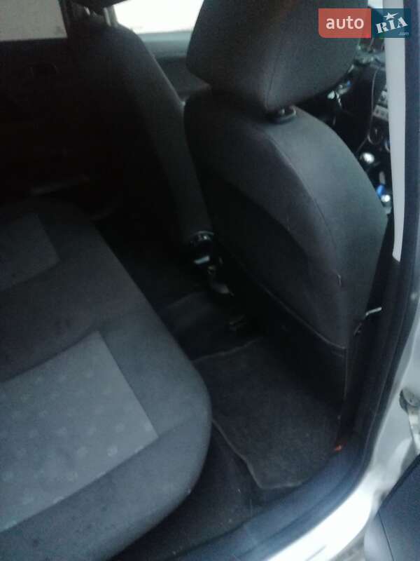 Хетчбек Ford Fiesta 2005 в Дніпрі