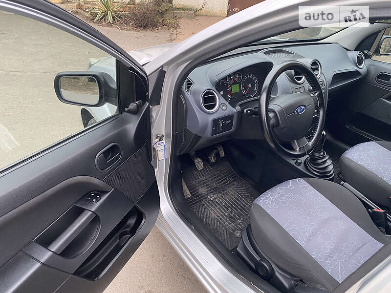 Хэтчбек Ford Fiesta 2006 в Одессе