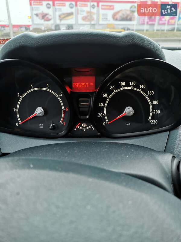 Хэтчбек Ford Fiesta 2009 в Ровно фото 2 Хэтчбек Ford Fiesta 2009 в Ровно