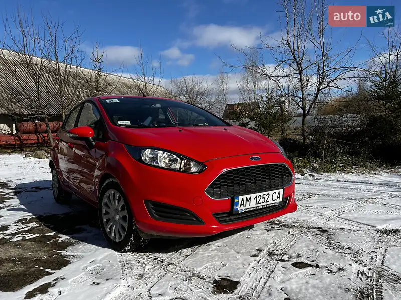 Хетчбек Ford Fiesta 2016 в 