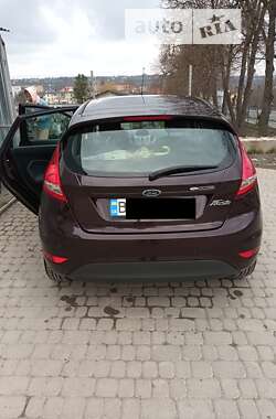 Хэтчбек Ford Fiesta 2010 в 