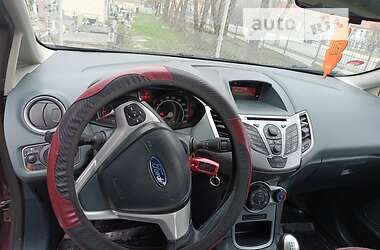 Хэтчбек Ford Fiesta 2010 в 