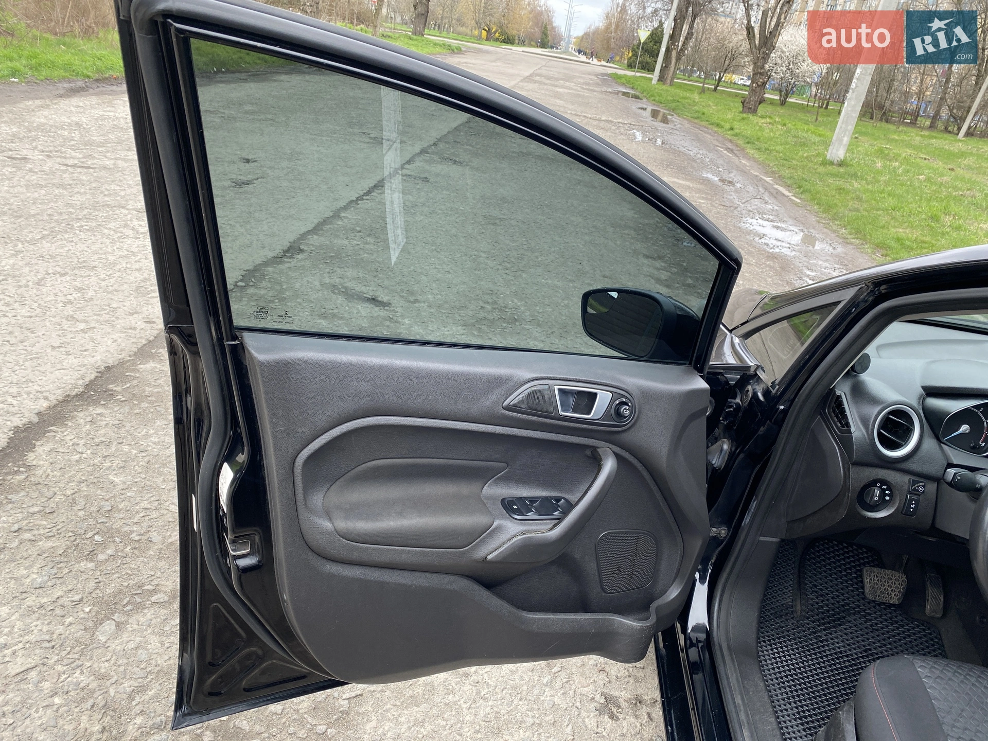 2016 Ford Fiesta - мініатюра 2