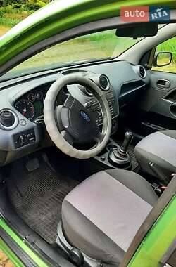 Хэтчбек Ford Fiesta 2006 в 