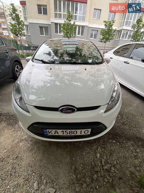 Хэтчбек Ford Fiesta 2012 в Киеве