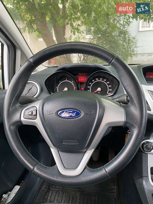 Хэтчбек Ford Fiesta 2012 в Киеве