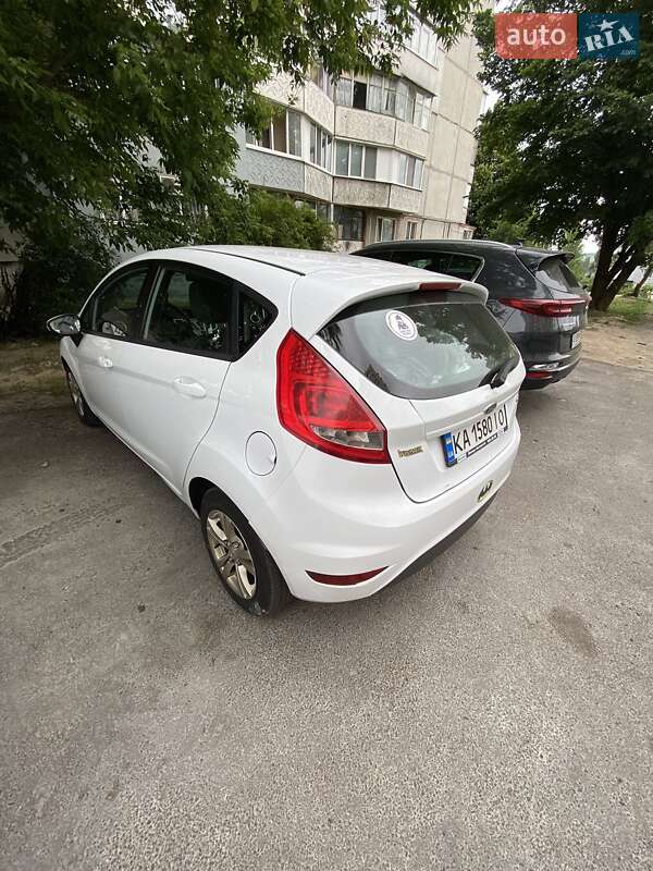 Хэтчбек Ford Fiesta 2012 в Киеве