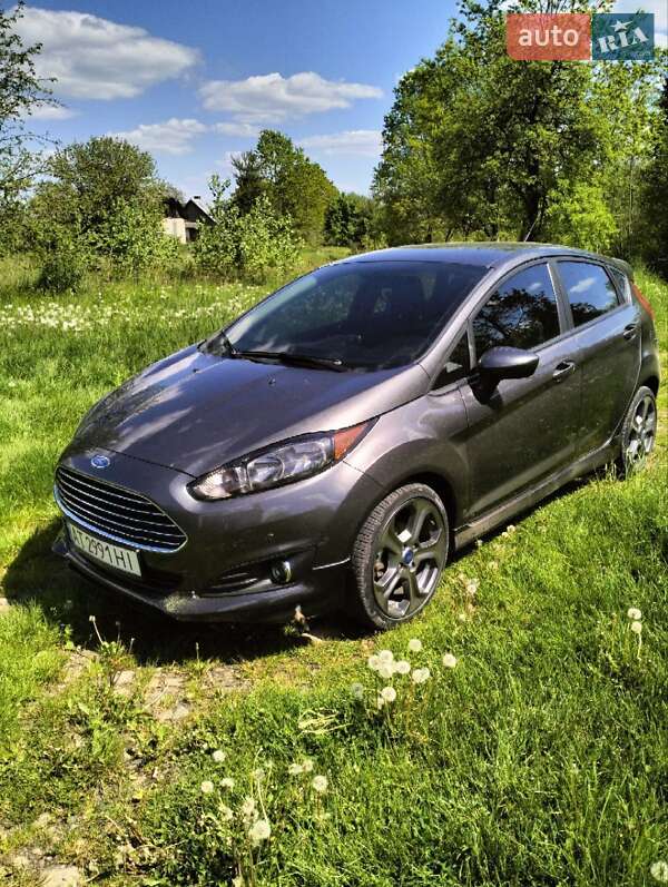 Хетчбек Ford Fiesta 2018 в Івано-Франківську