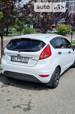 Хетчбек Ford Fiesta 2011 в 