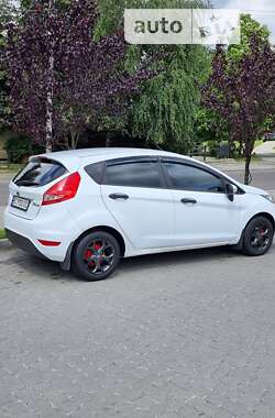 Хетчбек Ford Fiesta 2011 в 