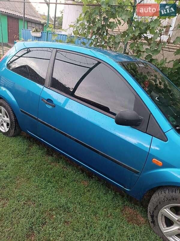 Хэтчбек Ford Fiesta 2004 в Томашполе фото 3 Хэтчбек Ford Fiesta 2004 в Томашполе