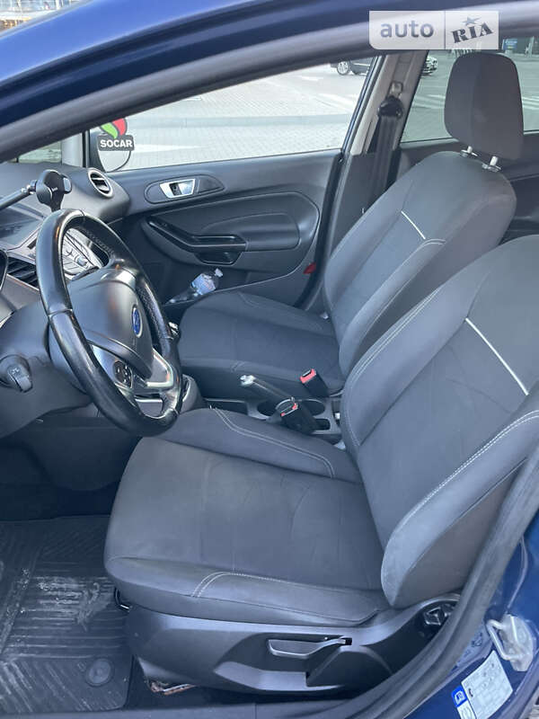 Хэтчбек Ford Fiesta 2015 в Киеве