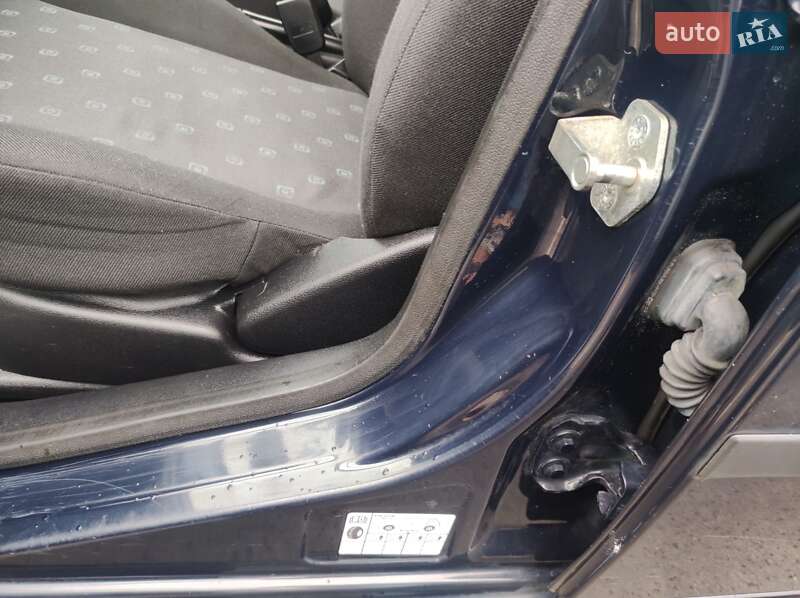 Хэтчбек Ford Fiesta 2005 в Луцке