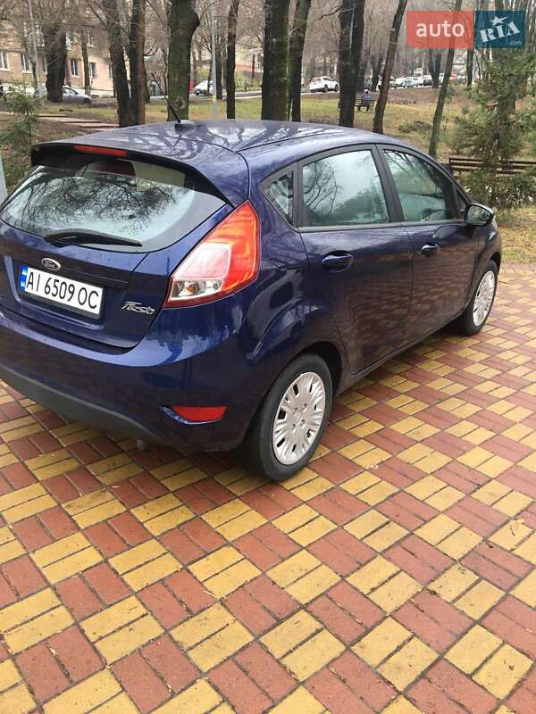 Хетчбек Ford Fiesta 2015 в Києві