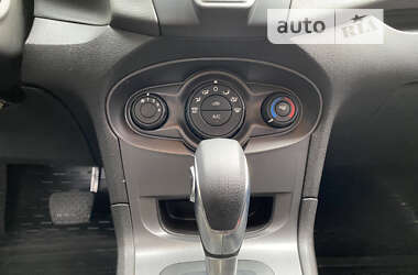 Хэтчбек Ford Fiesta 2019 в 