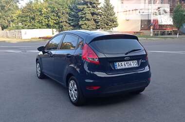 Хетчбек Ford Fiesta 2012 в 