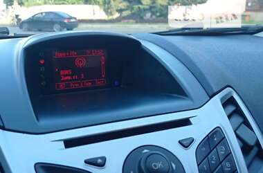 Хетчбек Ford Fiesta 2012 в 