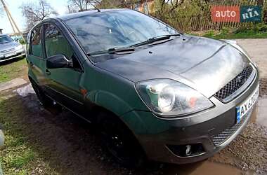 Хэтчбек Ford Fiesta 2007 в 