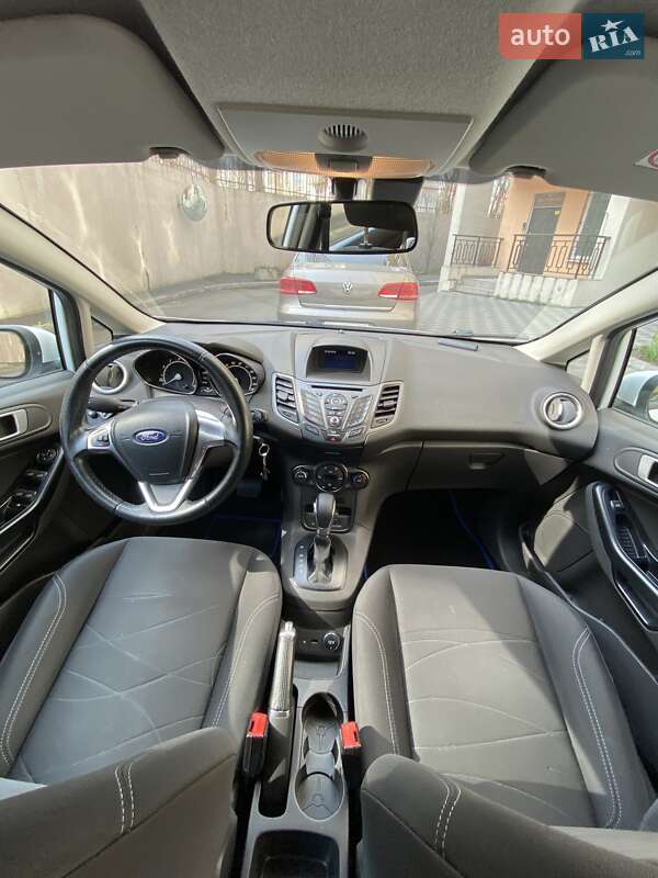 Хетчбек Ford Fiesta 2016 в Києві