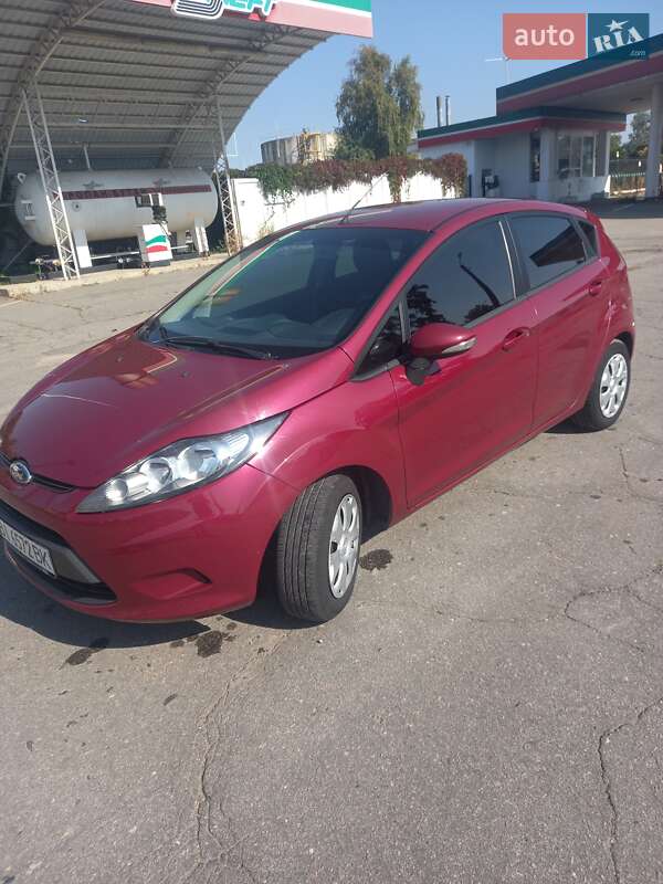 Хэтчбек Ford Fiesta 2011 в Полтаве