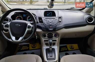 Седан Ford Fiesta 2016 в Новояворовске