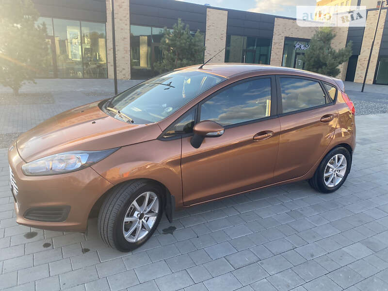 Хэтчбек Ford Fiesta 2015 в Хмельницком