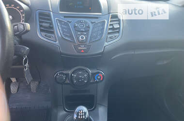 Хетчбек Ford Fiesta 2015 в Хмельницькому
