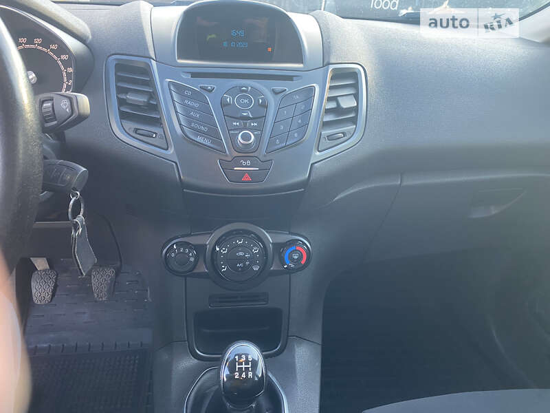 Хэтчбек Ford Fiesta 2015 в Хмельницком