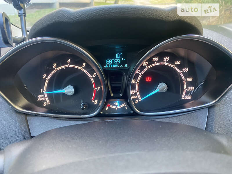 Хэтчбек Ford Fiesta 2015 в Хмельницком