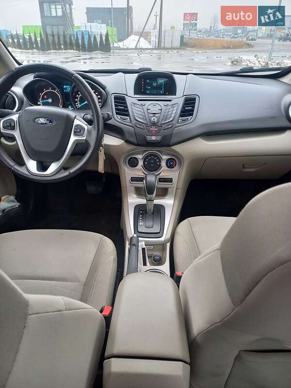 Седан Ford Fiesta 2016 в Львове