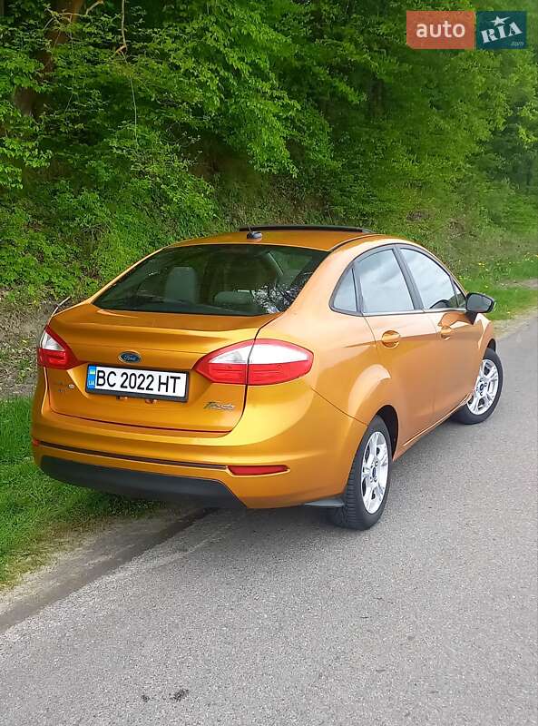 Седан Ford Fiesta 2016 в Львове