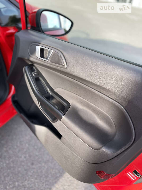 Хетчбек Ford Fiesta 2014 в Києві